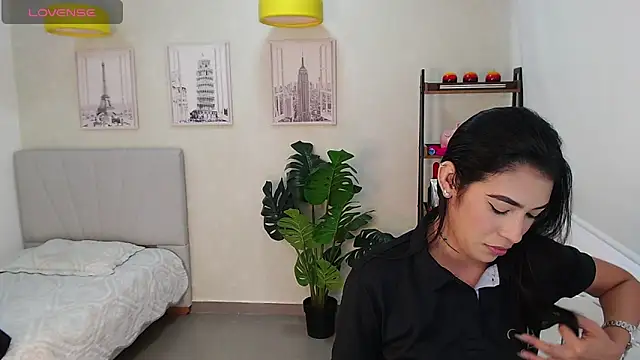 Sassy--Girl online show from March 18, 6:04 pm