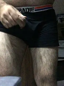 Snapshot of hairysmallcockguy chatting on February 5, 12:38 pm hairysmallcockguy online show from February 5, 12:38 pm