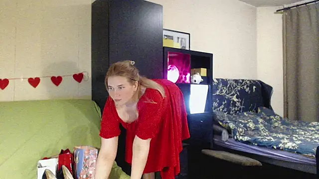 mmmPinUpGirl online show from March 14, 8:25 pm