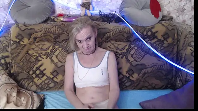 MissBekker online show from December 17, 6:13 am