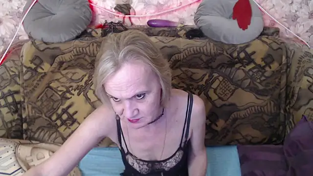 MissBekker online show from January 8, 8:29 pm