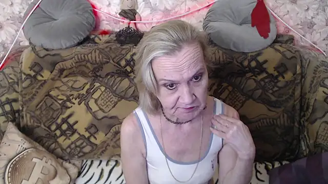 MissBekker online show from January 19, 7:04 pm