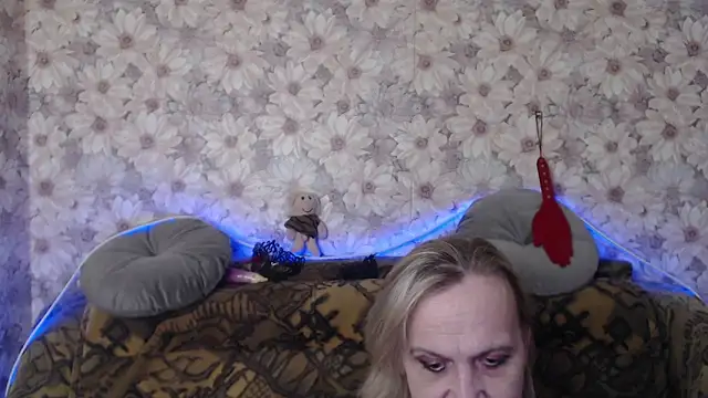 MissBekker online show from March 7, 7:19 am