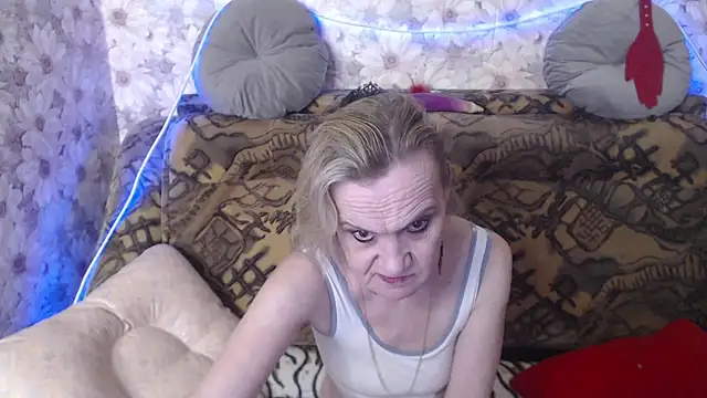 MissBekker online show from March 18, 11:20 pm