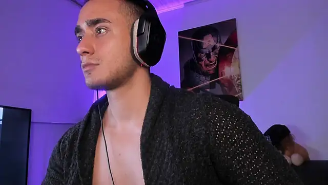 Snapshot of AlexRivera6 chatting on December 25, 12:37 am AlexRivera6 online show from December 25, 12:37 am