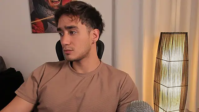 Snapshot of AlexRivera6 chatting on August 3, 1:38 pm AlexRivera6 online show from August 3, 1:38 pm