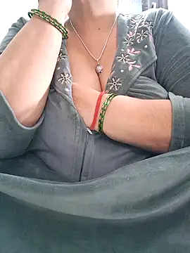 Snapshot of Kavya_XX chatting on December 13, 5:38 am Kavya XX online show from December 13, 5:38 am