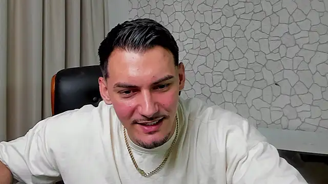 Snapshot of ClintMasters chatting on June 3, 5:54 am ClintMasters online show from June 3, 5:54 am