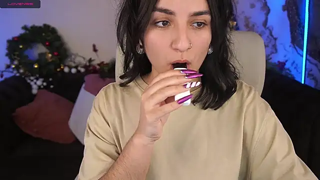 Daphne Moss online show from January 12, 8:57 pm