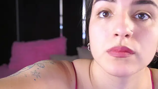 Daphne Moss online show from March 12, 1:51 pm