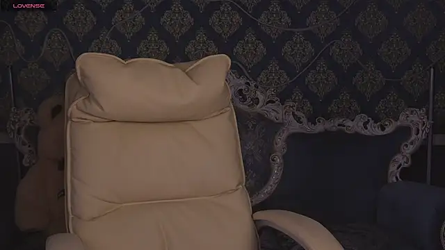 Daphne Moss online show from September 18, 1:02 pm