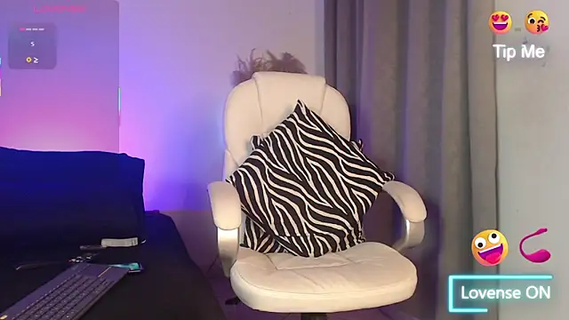 Naia Ross 1 online show from March 13, 10:49 pm