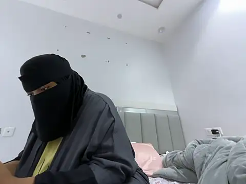 Snapshot of Submissive_Arab chatting on January 2, 4:46 pm Submissive Arab online show from January 2, 4:46 pm