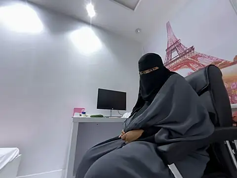 Snapshot of Submissive_Arab chatting on February 15, 11:50 am Submissive Arab online show from February 15, 11:50 am