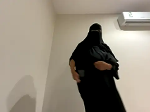 Submissive Arab online show from November 9, 9:35 pm