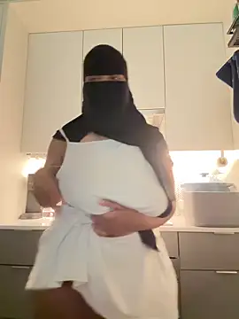 Submissive Arab online show from May 7, 8:14 pm