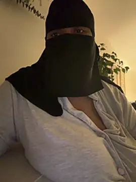 Submissive Arab online show from May 18, 11:54 pm