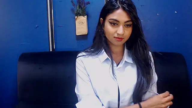 Delilah Blazee online show from March 11, 11:33 am