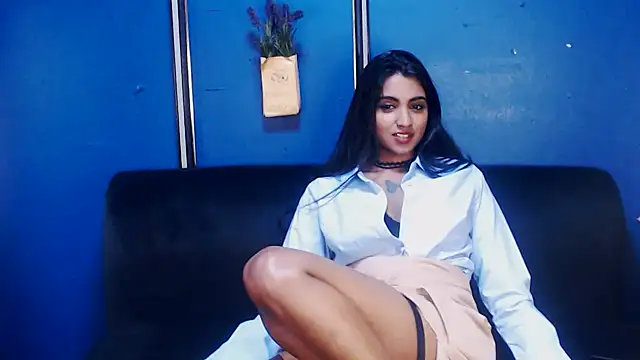 Delilah Blazee online show from March 15, 11:40 am