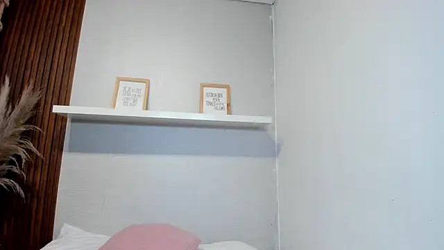 LANA-JONNES online show from January 17, 10:13 pm