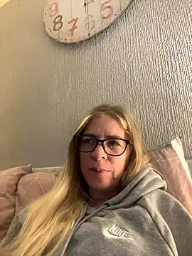 jayjencam online show from October 6, 9:01 pm