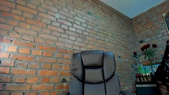 MistressMilana online show from March 29, 11:54 am