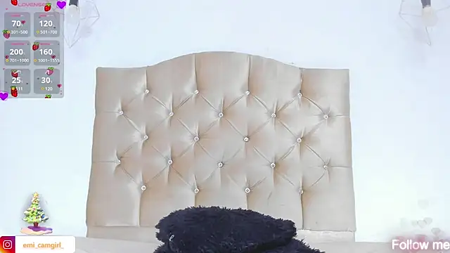 Snapshot of emily_campbell_ chatting on December 28, 1:59 pm emily campbell online show from December 28, 1:59 pm