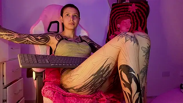 goddess vee  online show from April 11, 11:20 pm