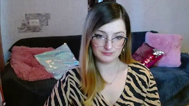 Arielsssplash online show from November 20, 7:52 am