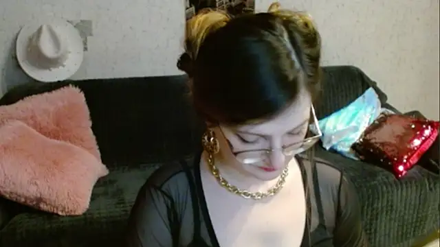 Arielsssplash online show from December 17, 2:45 pm