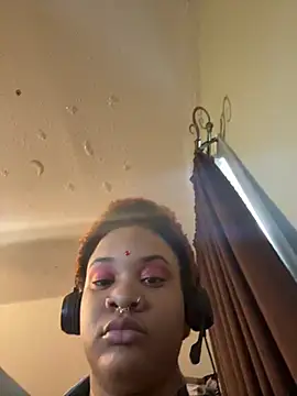 nickytheehawtie online show from February 15, 9:00 pm