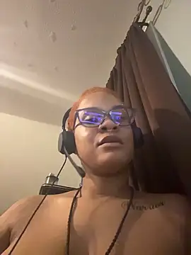 nickytheehawtie online show from March 15, 4:29 am