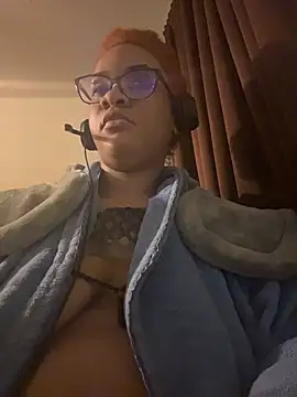 nickytheehawtie online show from March 29, 1:49 am