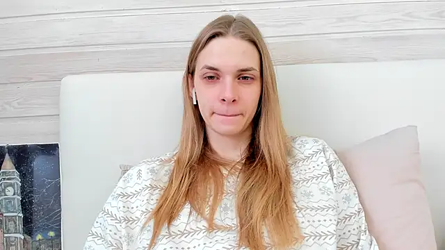 molly hunt  online show from February 26, 2:48 am