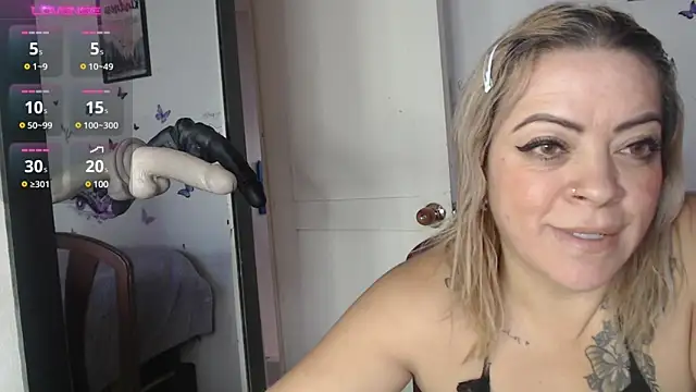 Snapshot of LIila28six chatting on January 29, 12:56 pm LIila28six online show from January 29, 12:56 pm