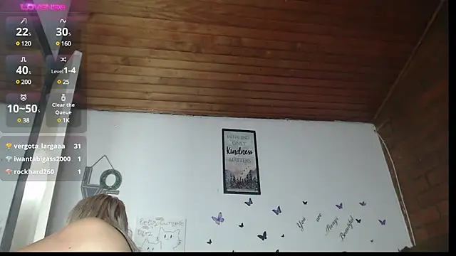 Snapshot of LIila28six chatting on March 12, 1:25 am LIila28six online show from March 12, 1:25 am