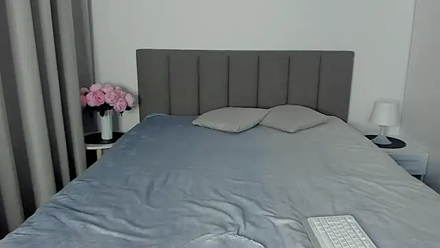 Snapshot of miss_emily_ chatting on February 24, 3:42 pm miss emily online show from February 24, 3:42 pm