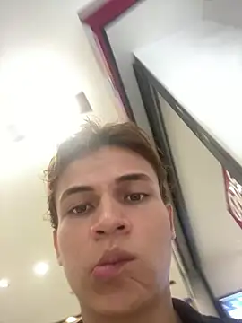 Snapshot of Leon_Wild chatting on May 7, 6:13 pm Leon Wild online show from May 7, 6:13 pm
