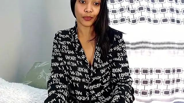 Snapshot of _MoniqueLovay_ chatting on July 7, 11:14 am MoniqueLovay online show from July 7, 11:14 am