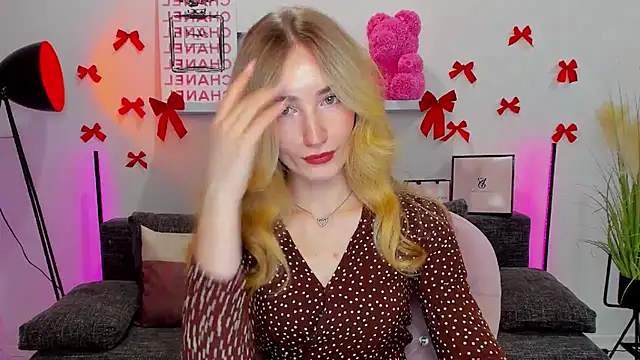 bella  rose online show from February 18, 1:11 pm