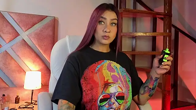  kelly hous36 online show from December 4, 11:30 am