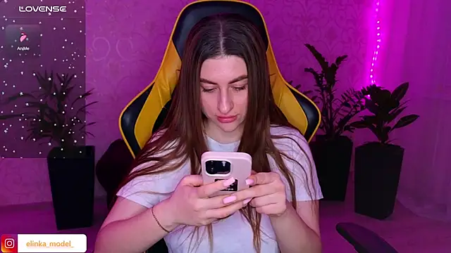 Elishka  online show from January 19, 5:15 am