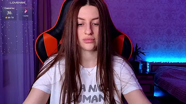 Elishka  online show from March 4, 9:32 pm