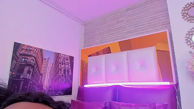 ShaniaBrownn online show from November 27, 8:00 pm