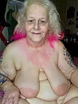 DavisDesires online show from February 19, 9:00 pm