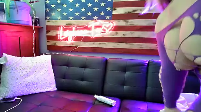 LeighAnnFox online show from January 8, 10:06 pm