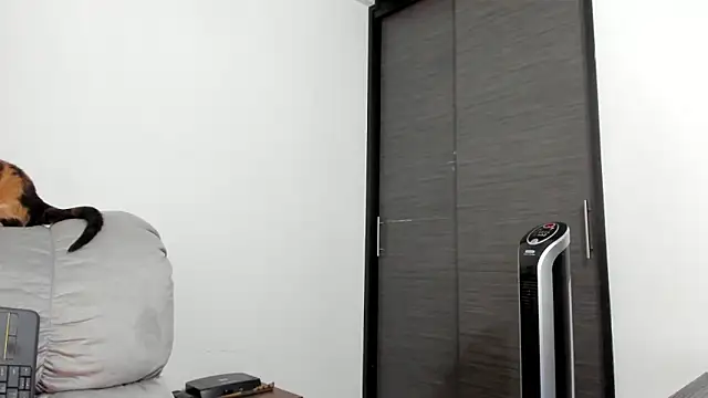 Snapshot of xspecialoomx chatting on March 13, 8:32 pm xspecialoomx online show from March 13, 8:32 pm