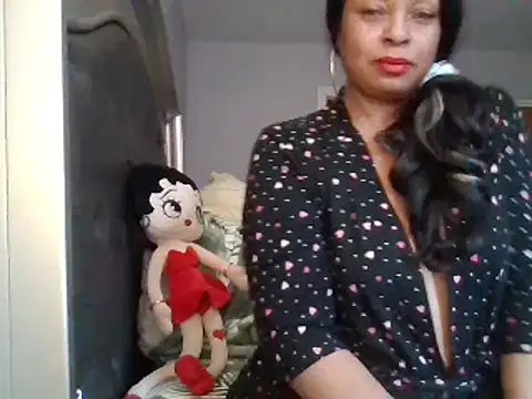 Snapshot of MSweetLindaParks chatting on February 16, 3:05 pm MSweetLindaParks online show from February 16, 3:05 pm