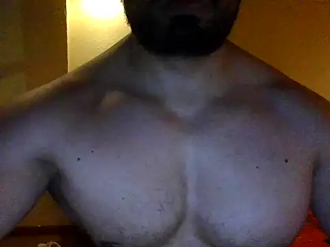 Snapshot of marcus002001 chatting on April 22, 2:58 am marcus002001 online show from April 22, 2:58 am