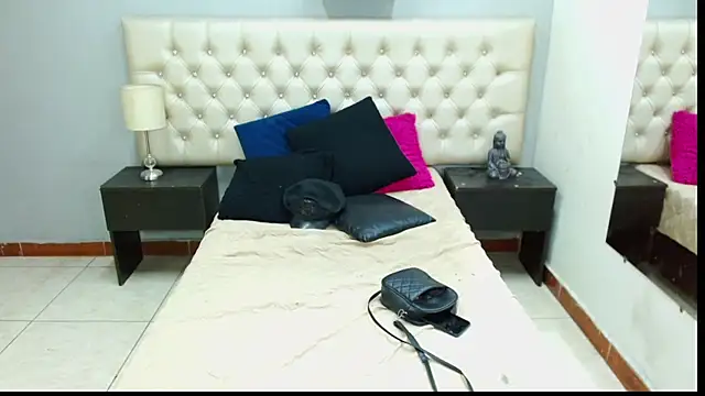 Snapshot of nomy_07 chatting on July 25, 7:11 pm nomy 07 online show from July 25, 7:11 pm
